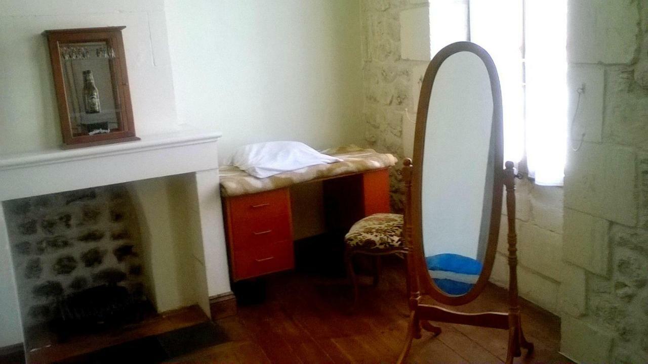 La Maison De L'Aubepin Saint-Savinien Kültér fotó